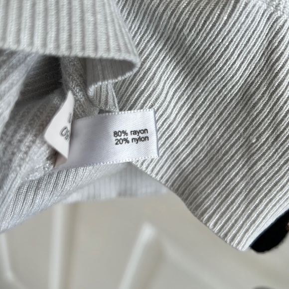 Black and white sweater - Picture 5 of 5